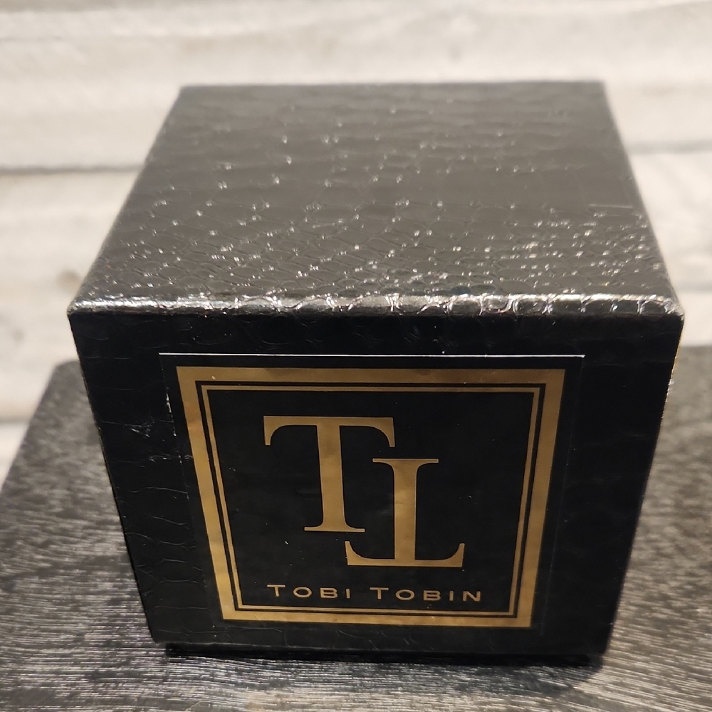 NWT Tobi Tobin Scented Collection Dbl. Wick Candle Temple Floral Georgian 9 Oz